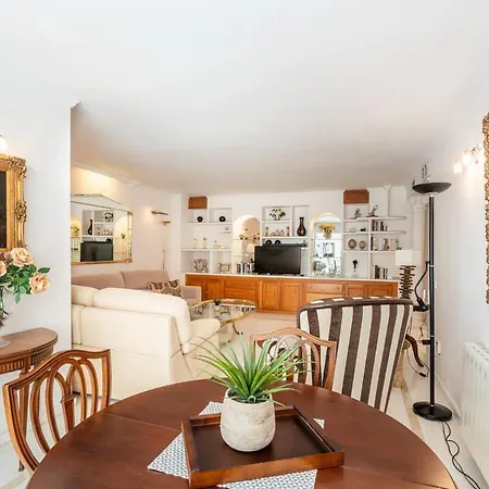 Marbell Center Apartment *